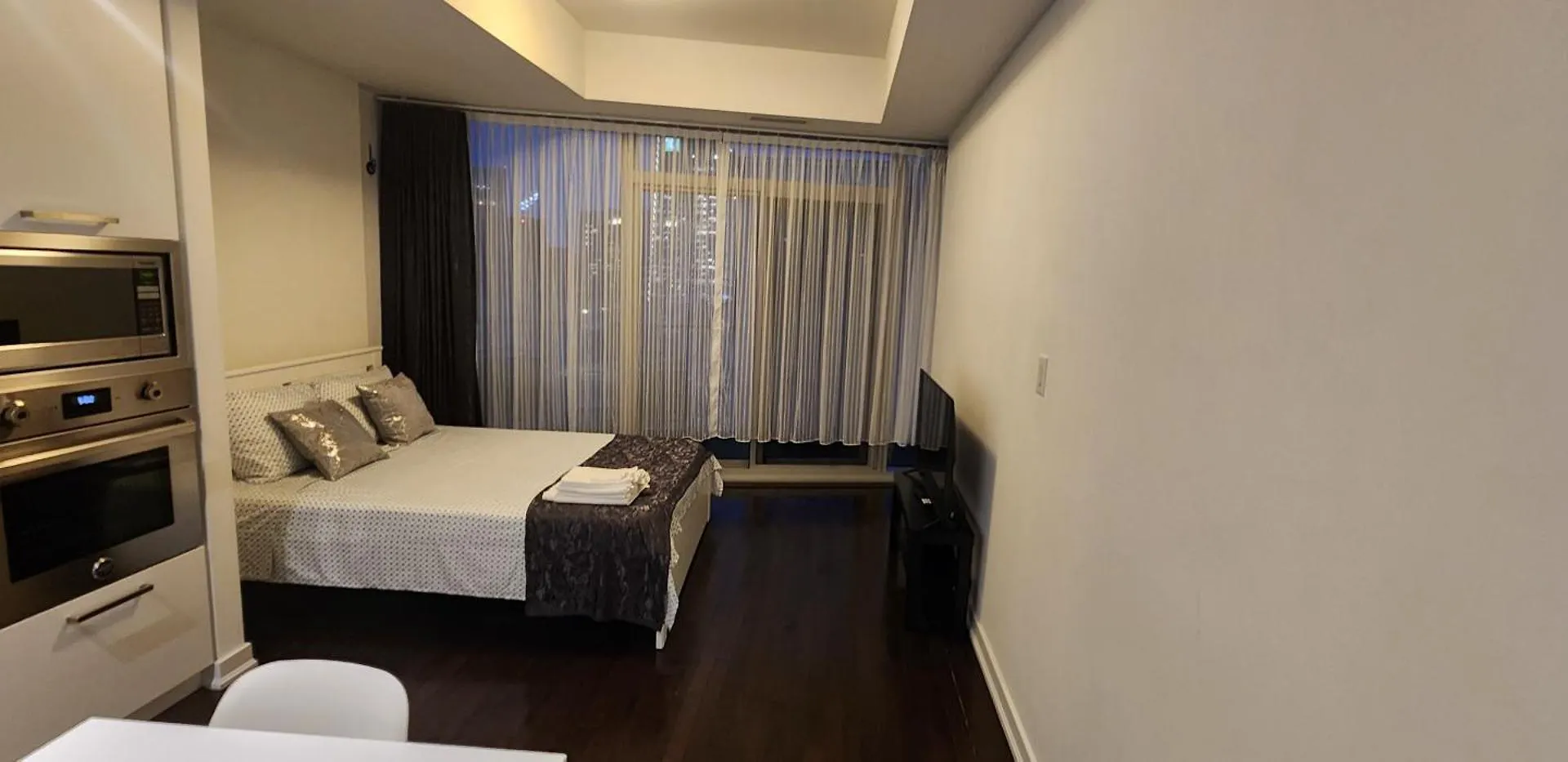 Apartman Modern Studio High Floor ,Cn Tower, Scotiaarena Toronto