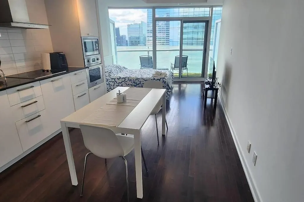 Apartment Modern Studio High Floor ,Cn Tower, Scotiaarena Toronto Canada