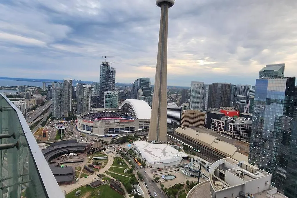 Modern Studio High Floor ,Cn Tower, Scotiaarena Toronto Apartment